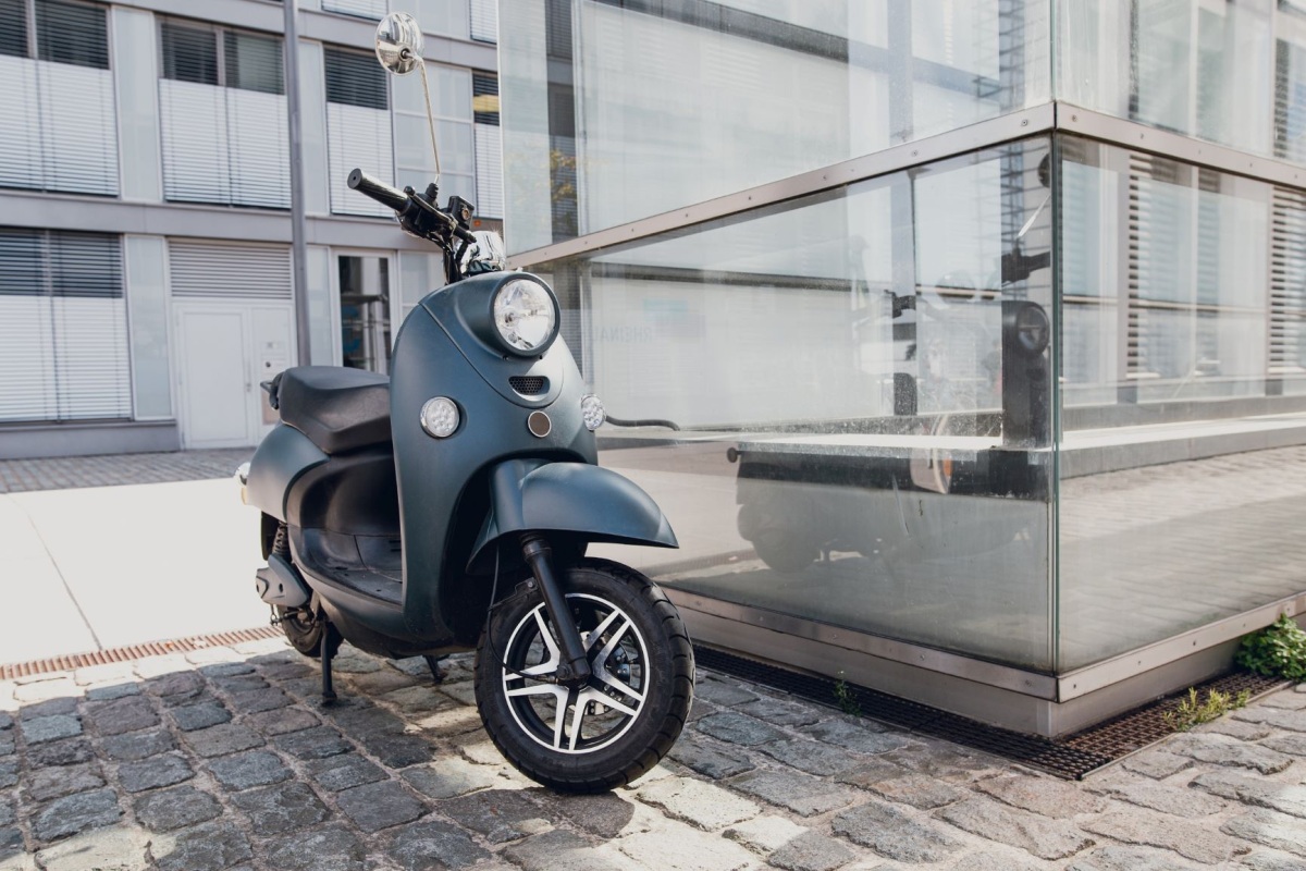 DOT to gain control over Revel and other 'shared' mopeds