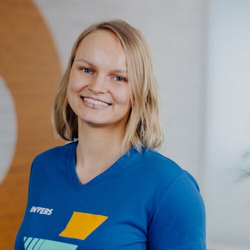 Jana Klingelhöfer INVERS IoT and API Support