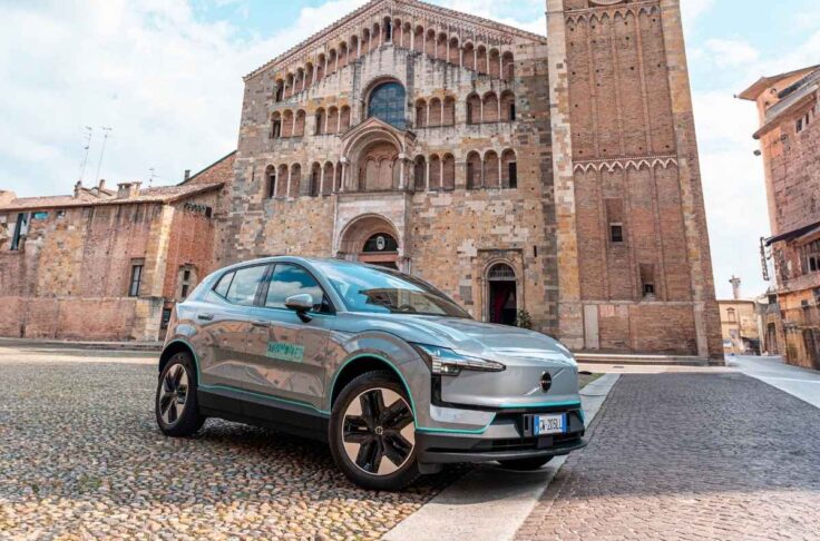Corrente relies on car Damage Resolution with AI Technology from Invers and Carvaloo
