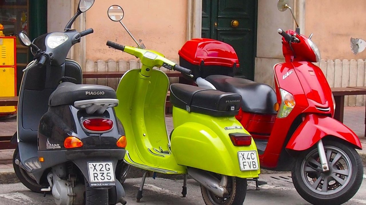 discontinued moped sharing