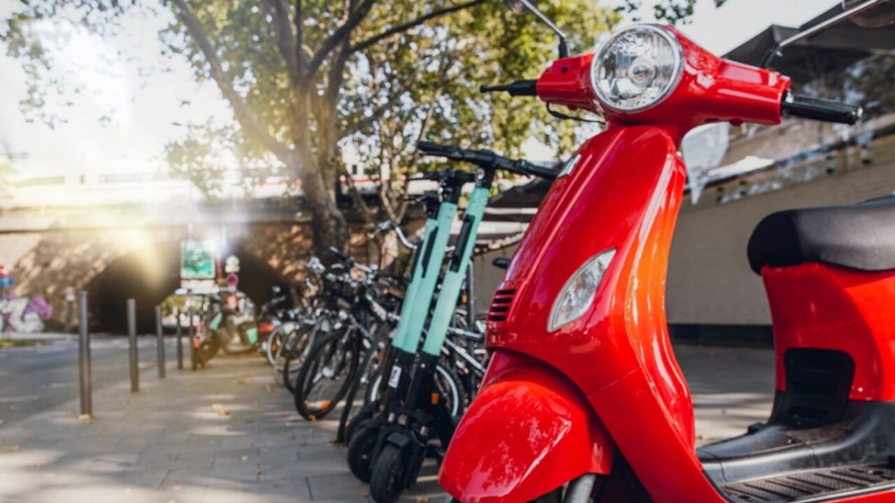 moped scooter gender gap