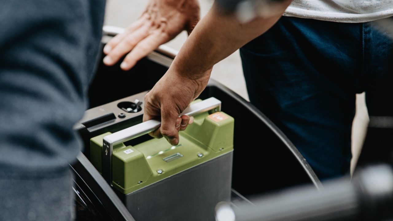 moped battery charging