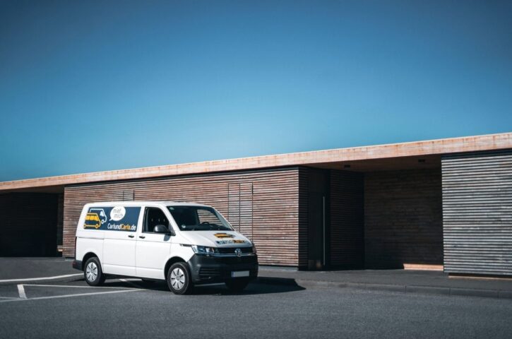 Mobility Tech Stack: CarlundCarla.de relies on the INVERS CloudBoxx for their van sharing service.